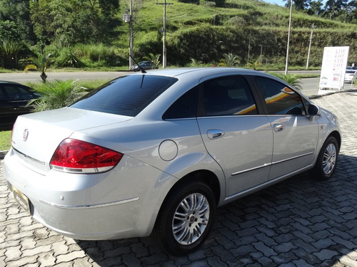 Fiat Linea 1.8 16v Essence Flex Dualogic 4p