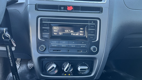 Volkswagen Suran 1.6 Comfortline 101cv