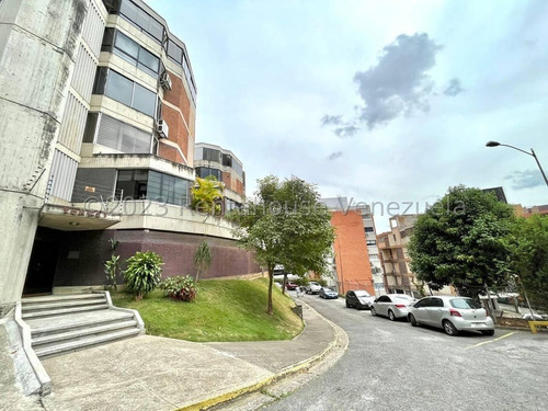 Apartamento En Alquiler En Las Mercedes Hermoso Y Moderno Listo Para Mudarse #24-73 On  Caracas - Baruta 