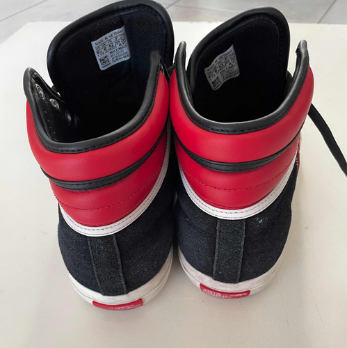 Zapatillas adidas Botitas Matchcourt Negra Roja No Nike (Usado)