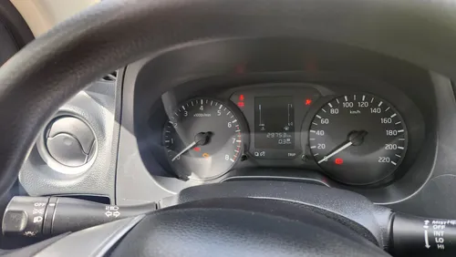 Nissan NP300 2.4 Doble Cabina Se Aa Pack Seg Mt