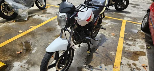 Akt Ne 125. No Tiene Soat Ni Tecno, Pero Esta Lista