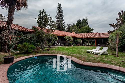 Casa En Venta De 5 Dorm. Camino San Antonio Las Condes
