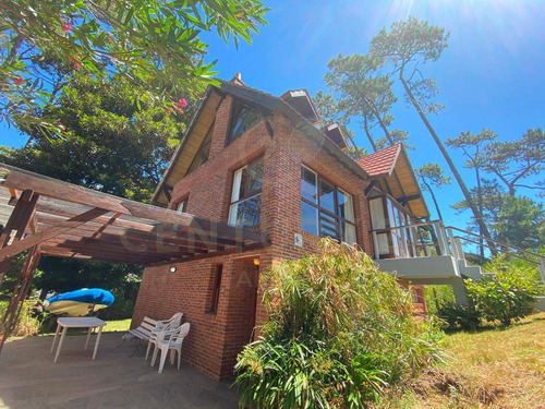 Alquiler Casa En 3 Plantas, 3 Dormitorios, 4 Baños, Play Room En San Rafael