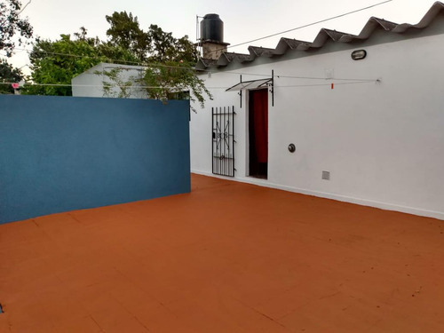 Casa En Venta - 3 Dormitorios 3 Baños - 600mts2 - Manuel B. Gonnet, La Plata