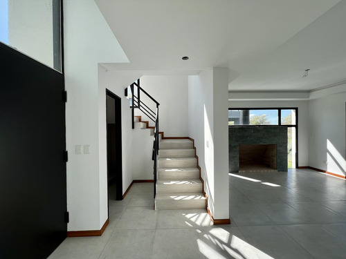 Venta, Casa, El Canton, Barrio Golf, Lote Al 100, 5 Ambientes