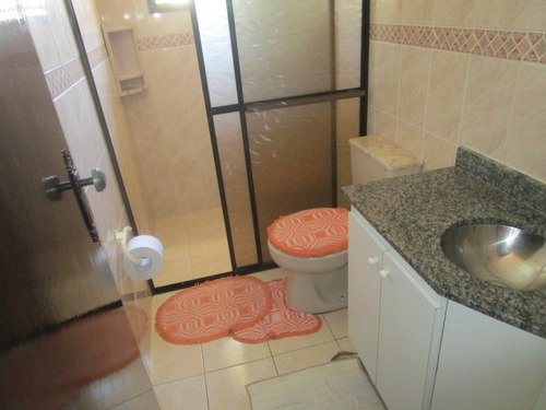 Aluga-se Apartamento De 1 Dormitório. Próximo À Praia!!