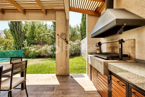 Imagen 20 de 24 de Casa En Venta 4 Dorm.+ Subterráneo + Sala De Estar E