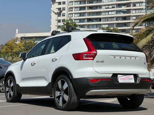 Volvo XC40 D4 Momentum Intro Car