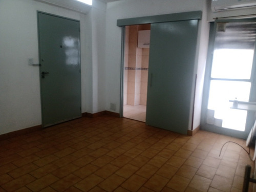 Dos Ambientes A Nuevo Gascón 521 Se Aceptan Mascotas