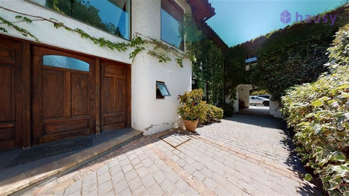 Casa En Venta De 4 Dorm. En Vitacura