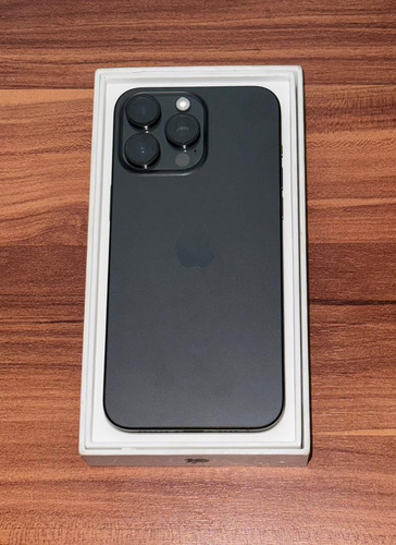 Apple iPhone 15 Pro Max (1 Tb) - Titanio Negro (Usado)