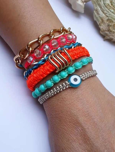 Imagem 4 de 10 de Pulseira Blogueira Neon Olho Grego Búzios Coração Cavalo