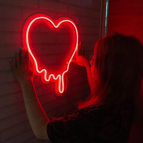Painel Neon Led Melted Heart Coração Iluminação 40 Cm Cor Vermelho 110V/220V