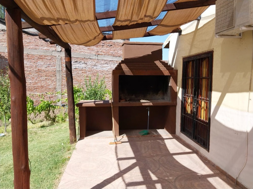 Imagen 14 de 30 de Cabañas Los Igo - San Rafael (aa, Wifi, Direct Tv, 2 Dormitorios, Piscina Amplia Y Renovada).-
