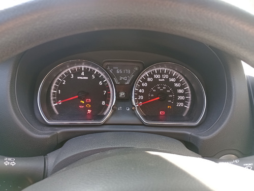 Nissan Versa 1.6 Sense