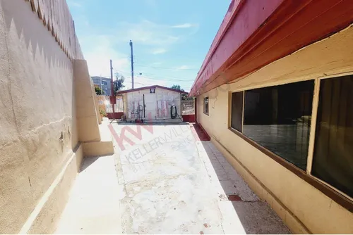 Casa Con Terreno Amplio Ubicada En Colonia Internacional