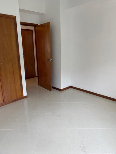 Imagen 8 de 13 de 04244941268 William Inmuebles Alquila Apto.en El Parral