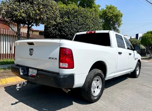 Dodge Ram 1500 5.7 Pickup Quad Cab Slt Aa 4x4 At