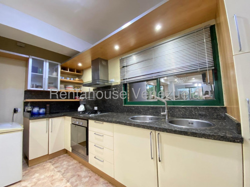Apartamento En Venta En Urbanización La Soledad Con Planta Eléctrica Total Pozo De Agua Excelente Condominio Nela 25-21841