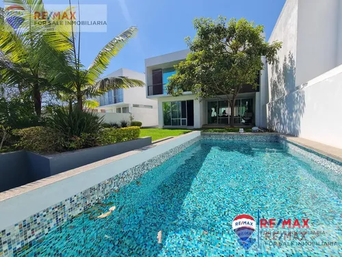 Venta De Casa En El Fracc. Burgos Corinto, Temixco, Morelosclave 4212