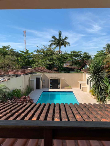 Casa À Venda Na Rua Desembargador Mário De Almeida Pires, Jardim Virgínia, Guarujá - Sp - Liv-5162