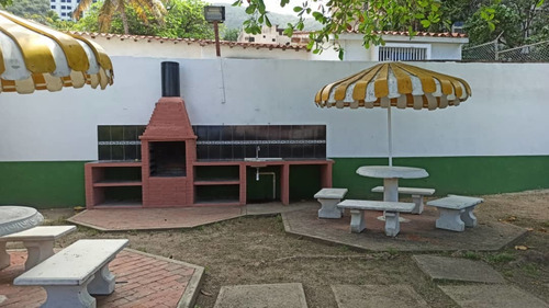 Imagen 3 de 14 de Apartamento De 72 Metros En Venta En Macuto