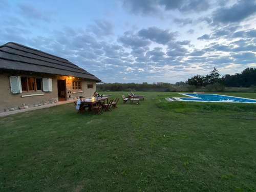 Imagen 17 de 19 de Alquiler Marzo Abril Dos Casas De Campo En Mercedes Para Un Mismo Grupo, 10 Huéspedes. Una Hermosa Hectárea Arbolada, Piscina Cercada, Tv, Wi Fi, Cancha Fútbol, 90 Kmts.caba ,