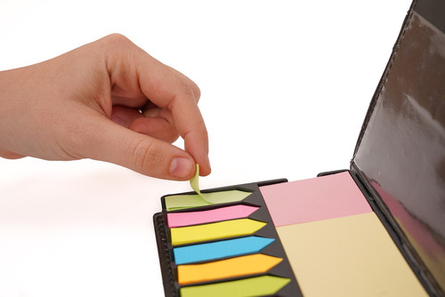 200 Estuches Con Notas Y Banderas Adhesivas Incluye Pluma Color Negro