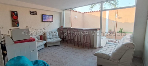 Imagen 3 de 30 de Casa En Venta En La Piedad Cabudare Excelentes Espacios Y Piscina Gabriela. C #22-25036