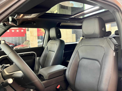 Imagen 12 de 21 de Land Rover Defender New 90 Extrafull