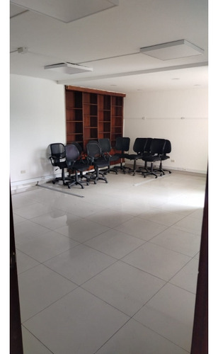 Oficina 360 M2 En Arriendo, Centro Internacional