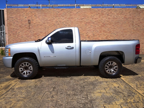 Imagen 3 de 16 de Chevrolet Silverado Ls 4x2 - Automatica