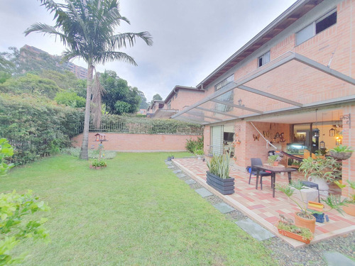 Imagen 5 de 14 de Casa Envigado Exclusivo Sector Benedictinos: Amplios Espacios Y Jardin