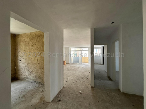 Amplio Apartamento En Obra Gris Excelente Para Remodelar En Venta Ubicado En Maracay Urb El Bosque Db 24-29293