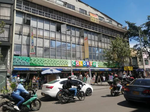 Espectacular Cocina Oculta Con Local Comercial A La Zona De Comidas En El C.c. Colors61