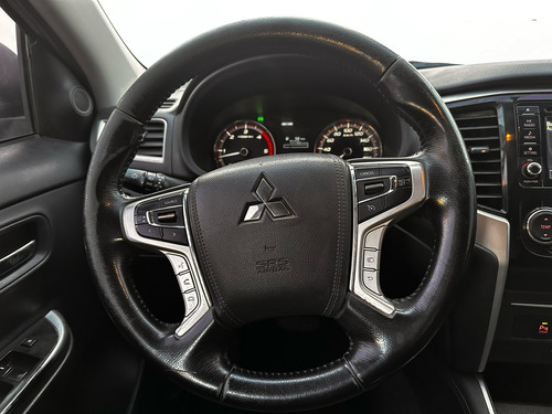 Mitsubishi L200 2023