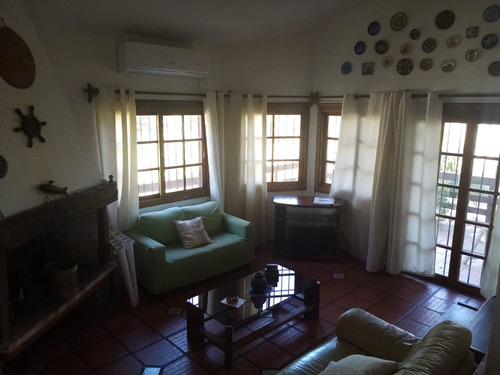 Casa 3 Dormitorios 3 Baños Estufa A Leña Parrillero Barbacoa Cochera