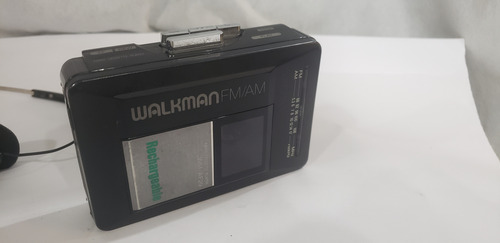 Radio Portatil Sony Wm-af29 Walkman C/fone C/defeito Preto (Usado)