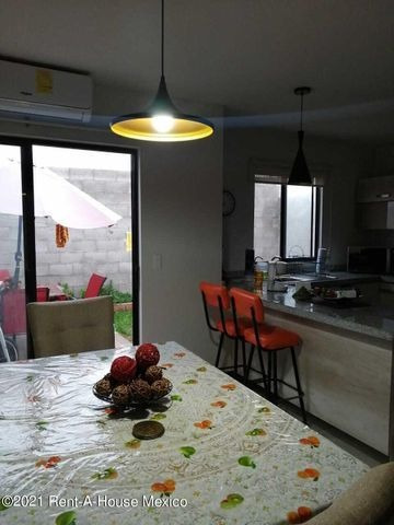 Imagen 4 de 13 de Se Renta Casa Amueblada En Provenza De 3 Recamaras Y 3 Baños