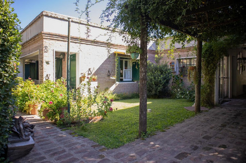 Imagen 17 de 20 de Casa Con Pileta A Pocas Cuadras Del Centro De Lobos
