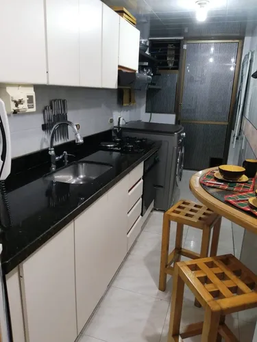 Apartamento En Primer Piso, Tranquilo, 2 Habitaciones, Estudio, Bbq Excelentes Vías De Acceso