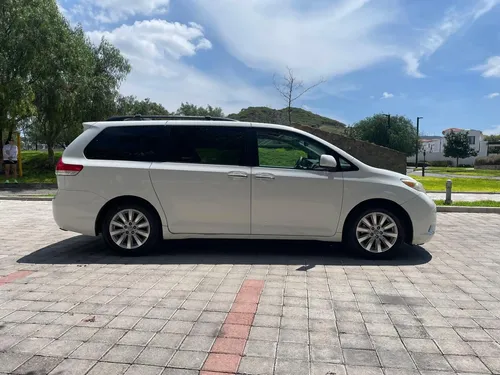 Toyota Sienna Xle Piel At