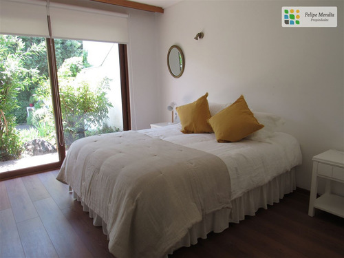 Impecable Casa En Venta De 4 Dorm + Estar En Las Condes