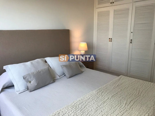 Imagen 12 de 19 de Moderno Apartamento De 2 Dormitorios En Alquiler Frente Al Mar