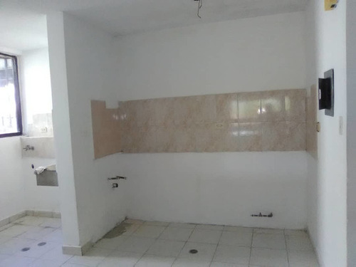 Imagen 5 de 14 de Apartamento En Venta Residencias La Quinta Planta Baja 83 M2 Los Teques