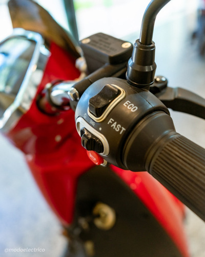 Moto Eléctrica Sunra Grace Litio / Modo Eléctrico