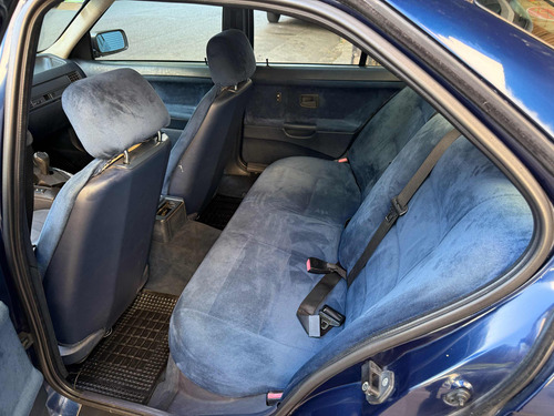 BMW Serie 3 2.0 318is Sedan