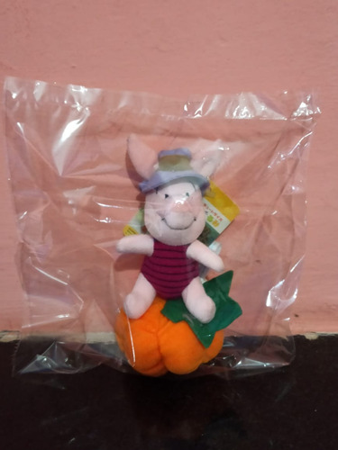 Muñeco De Coleccción Piglet Con Calabaza