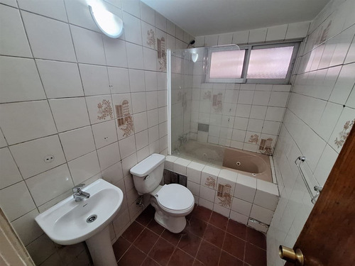 Casa En Venta De 8 Dorm. En Macul